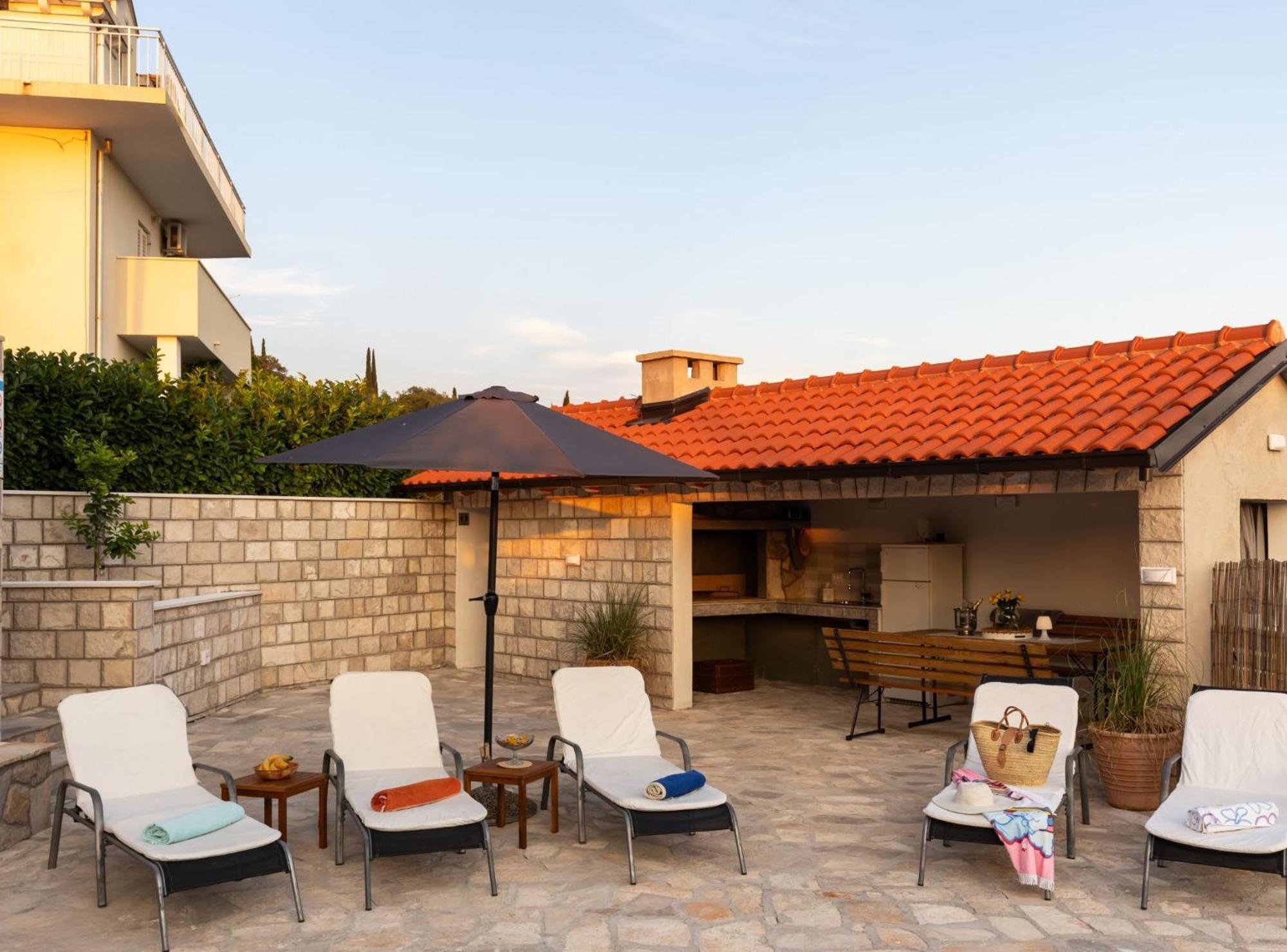 Villa Source With Private Pool Pridvorje Екстериор снимка
