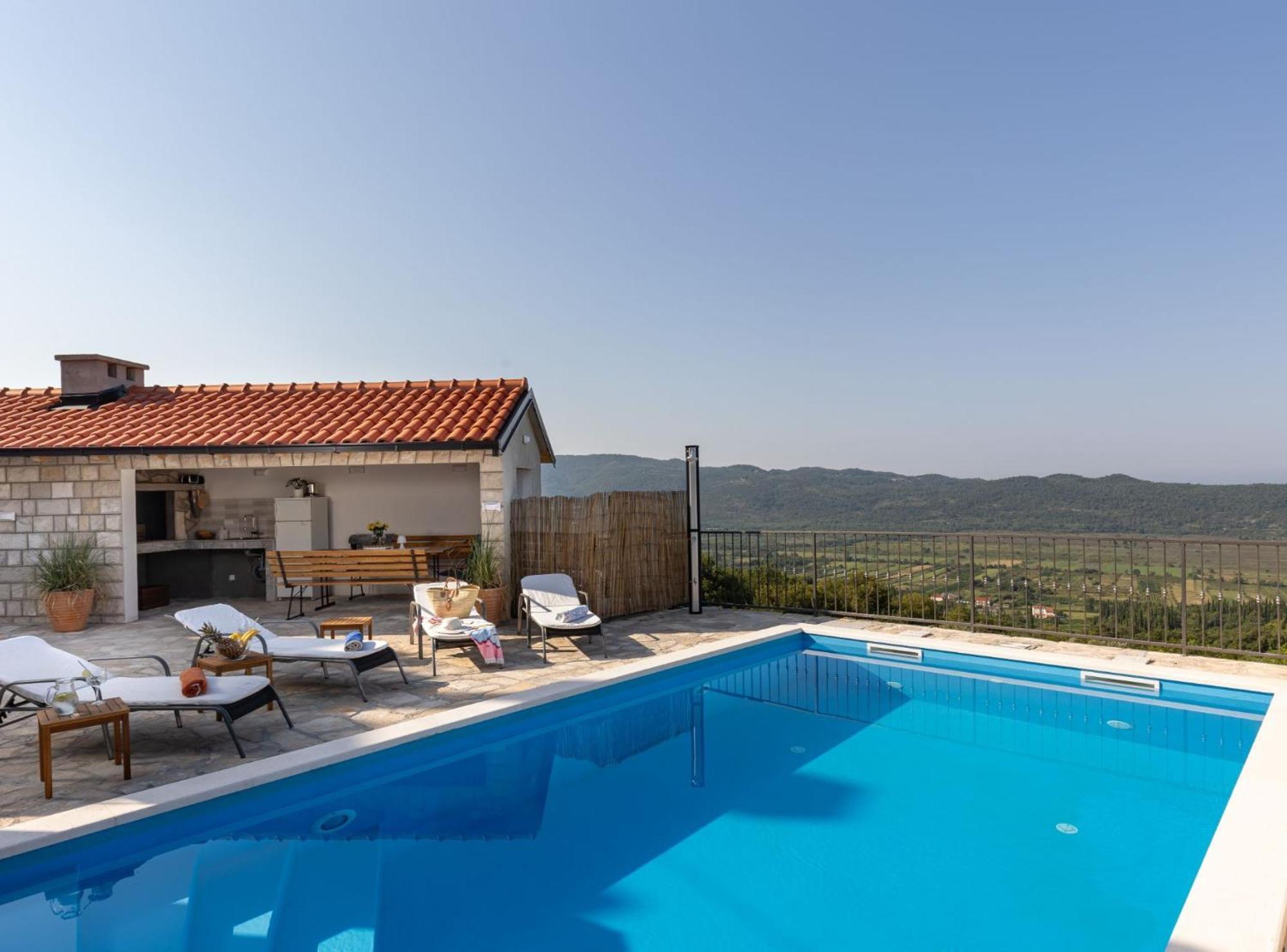 Villa Source With Private Pool Pridvorje Екстериор снимка