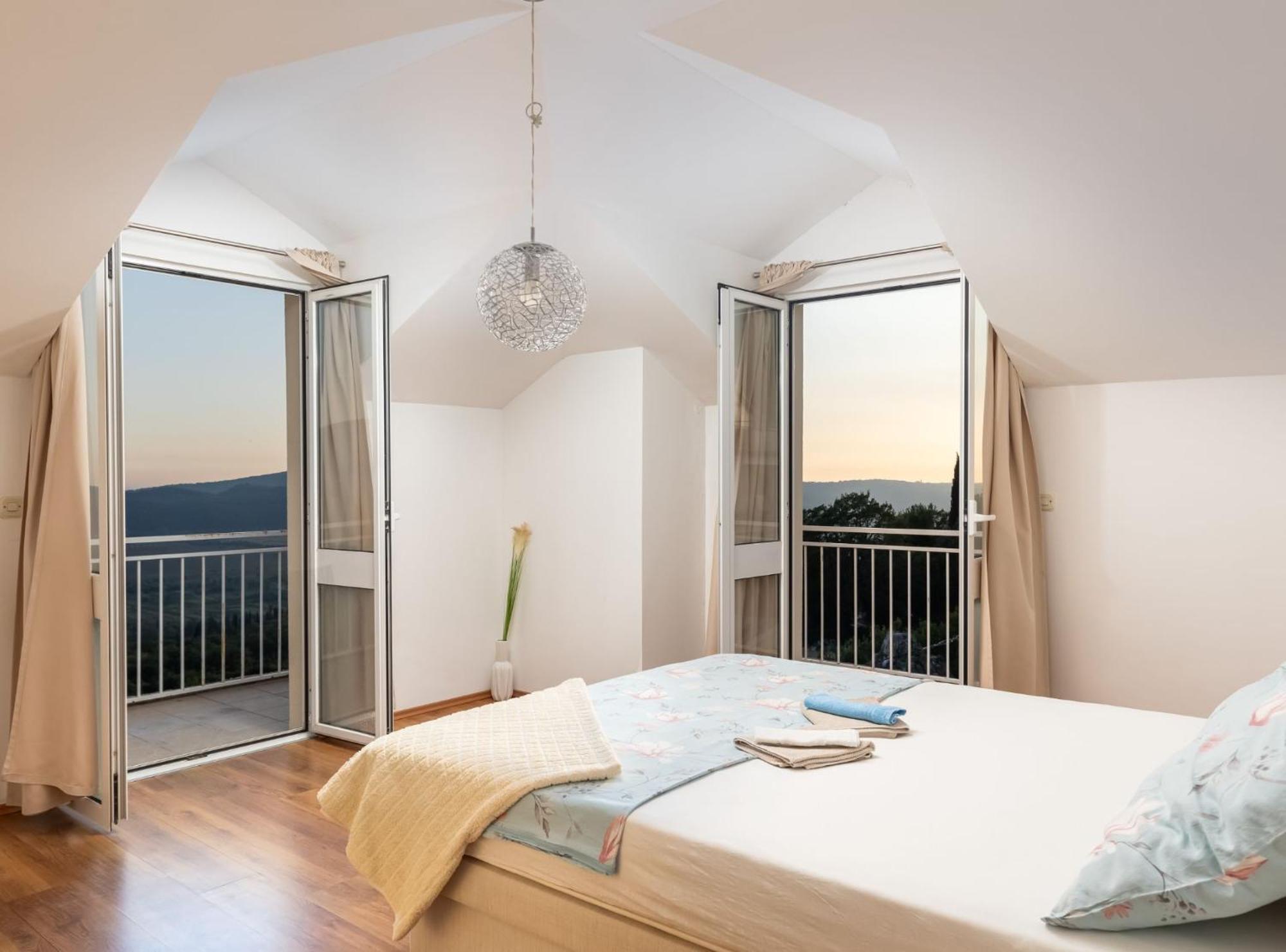 Villa Source With Private Pool Pridvorje Екстериор снимка