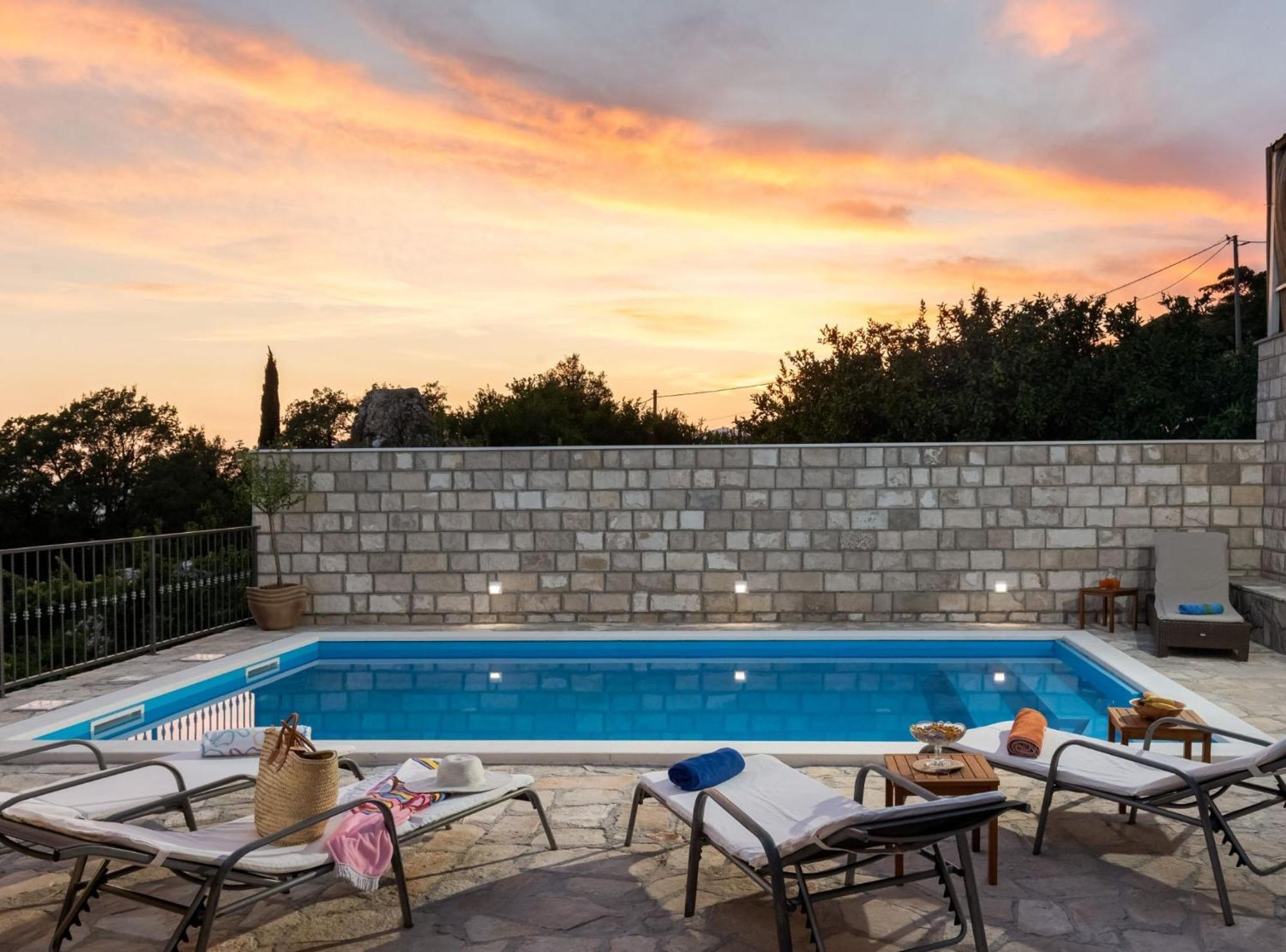 Villa Source With Private Pool Pridvorje Екстериор снимка