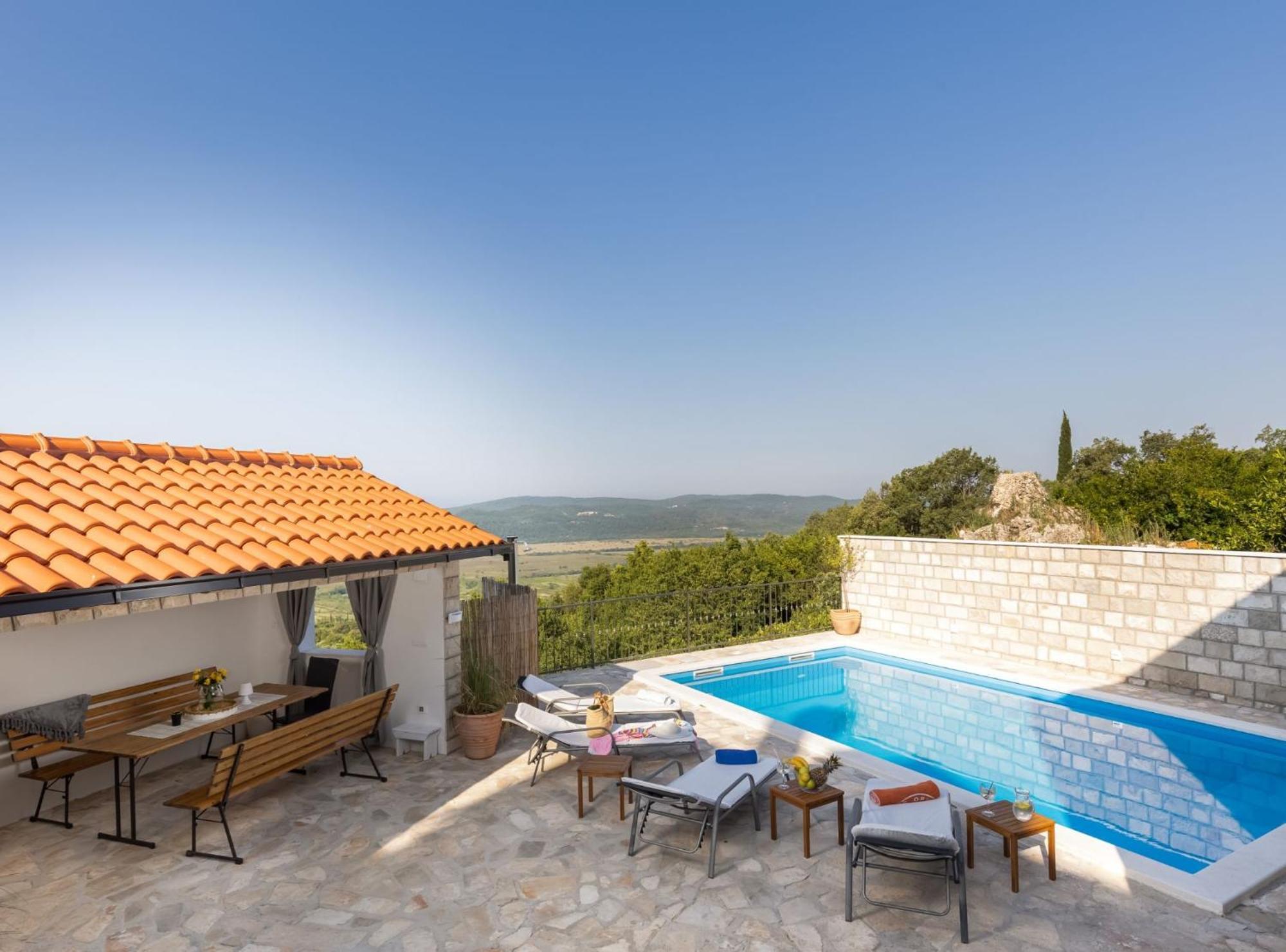 Villa Source With Private Pool Pridvorje Екстериор снимка